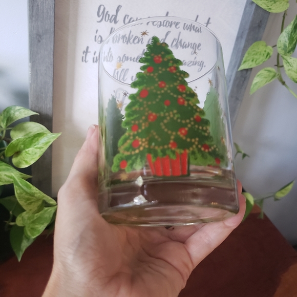 Christmas Set of 4 Whiskey Glasses Heavy Bottoms Christmas Tree Rocks Gl… - Picture 8 of 8